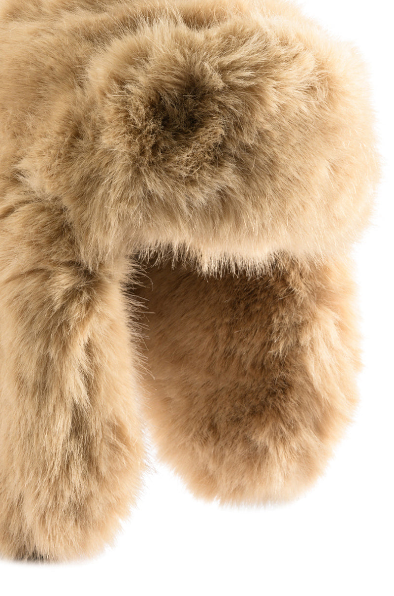 AVI FAUX FUR HAT IN IVORY